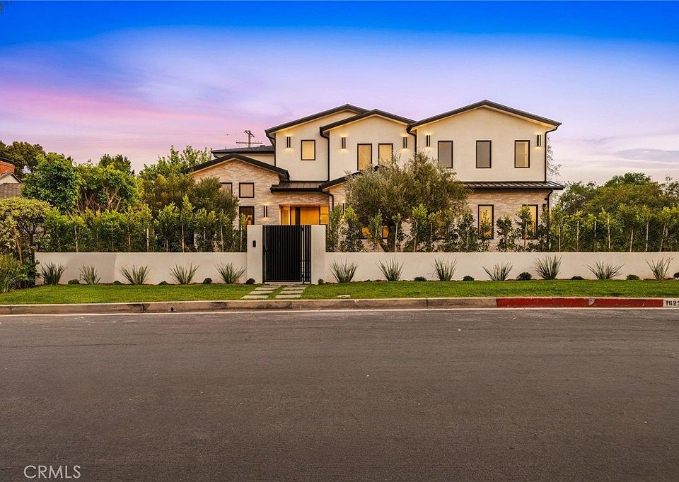 1st image of 16252 Addison St