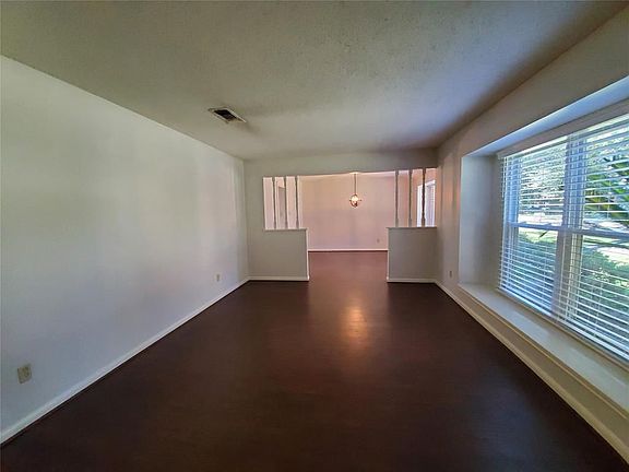 3rd image of 5115 Boyce Springs Dr