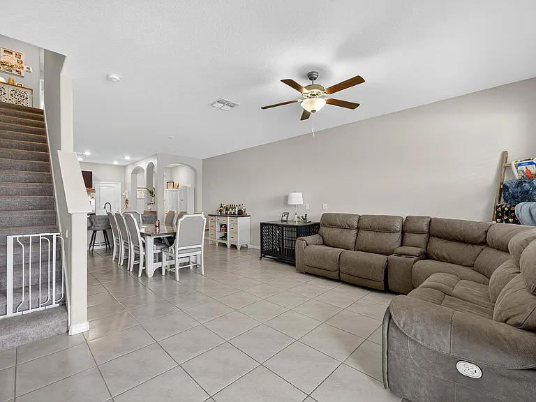 824 Royal Empress Dr — Photo 23
