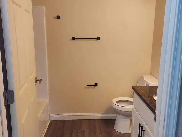 52 Westwood Dr #5 — Photo 10