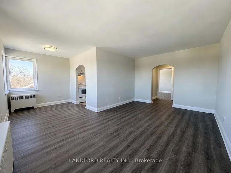 36 Wood Glen Rd #301 — Photo 3