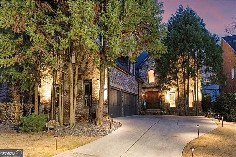 1st image of 33 Cliftwood Dr