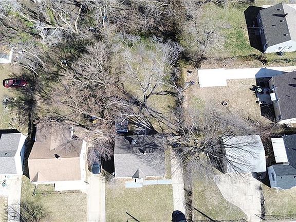 3rd image of 6133 Walrond Ave