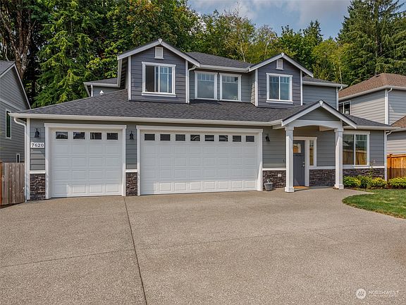 3rd image of 7620 Deschutes Woods Court SE