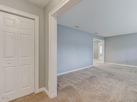 3rd image of 1015 Brookmont Ave E