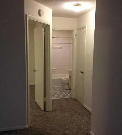 hallway to batheroom