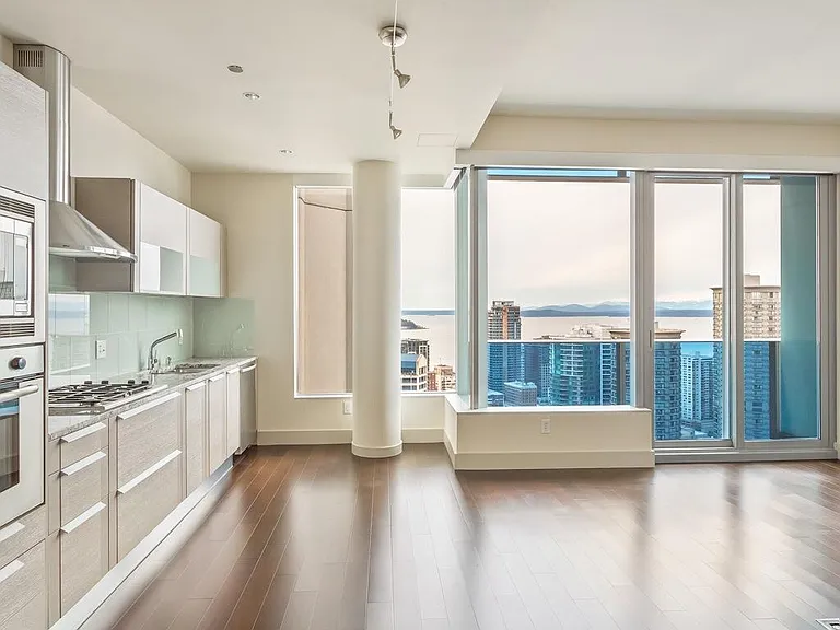 737 Olive Way #3709 — Photo 4