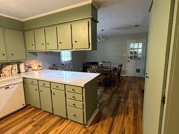 4th image of 10152 Woods Rd