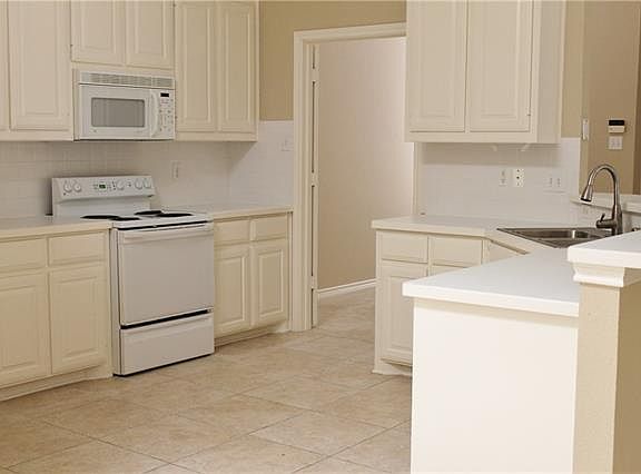 4th image of 6116 Park Meadow Ln