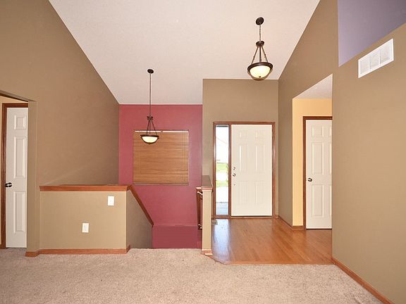 4th image of 2614 N Woodridge St
