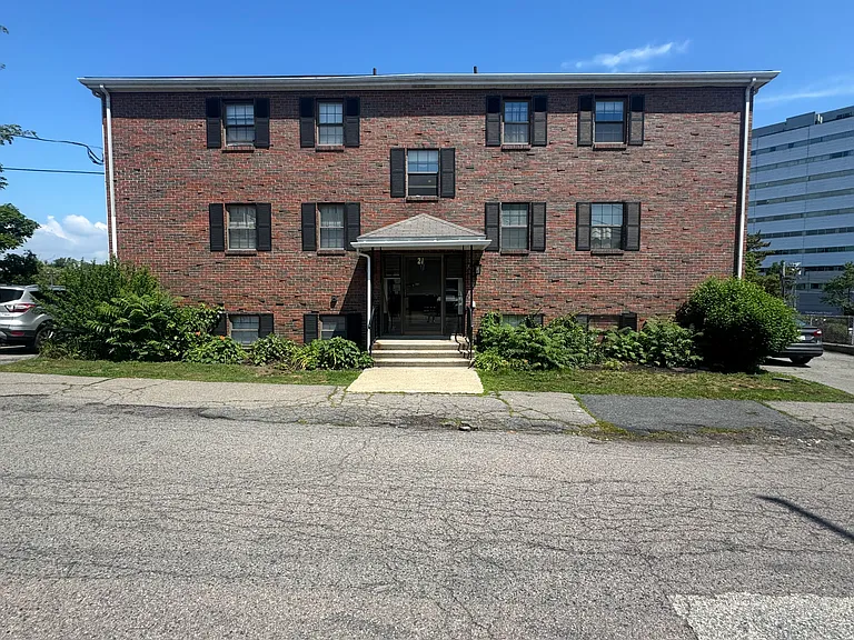 21 Walnut St #2 — Photo 7