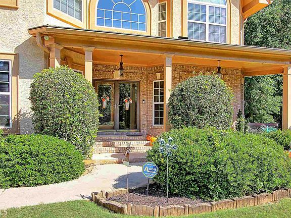 4th image of 399 Langshire Dr