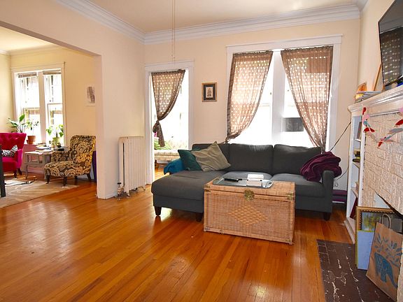 5th image of 1544 W Arthur Ave #1