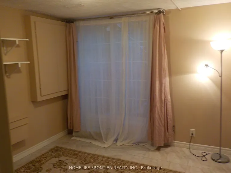 248 Shuter St — Photo 14