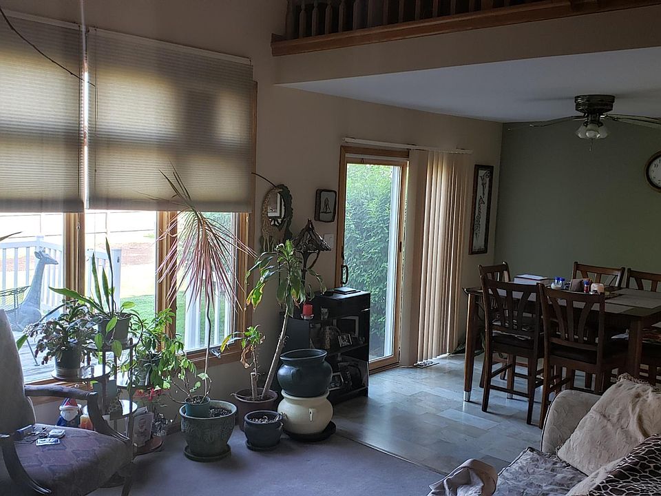 1st image of 19653 Cambridge Dr