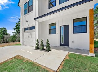 240 Hanauma Dr, Bastrop, TX 78602