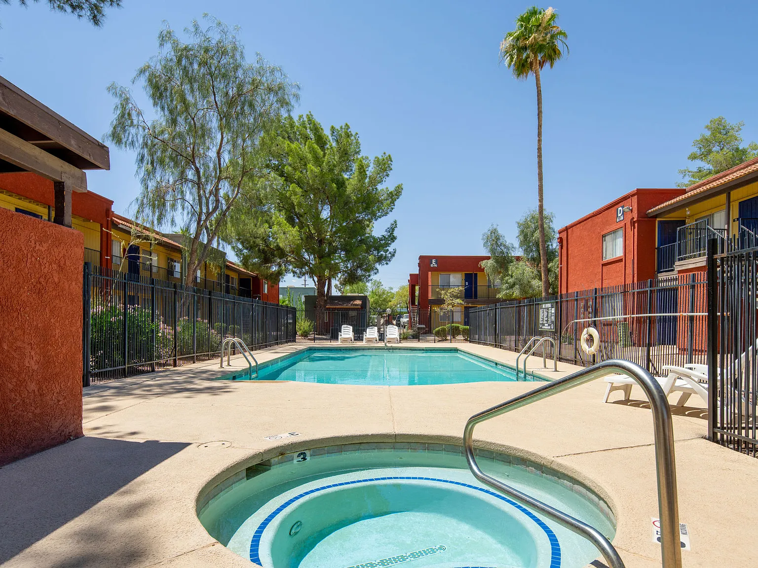 Desert Pines — Photo 2