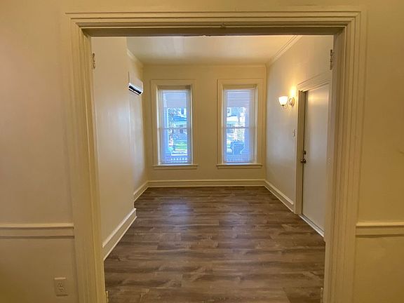 4th image of 516 W James St APT 1