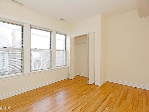 5th image of 1214 W Waveland Ave