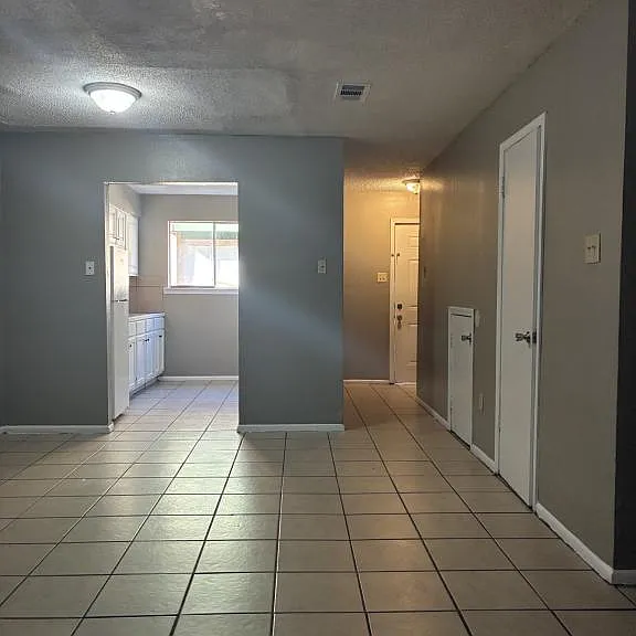 1435 Jasper Ave #C — Photo 1