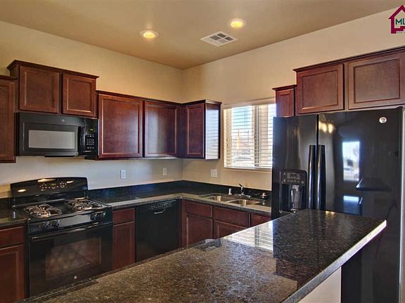 4th image of 4835 Villeta Ave