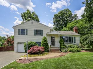 16 Hamilton Ct, Whippany, NJ 07981
