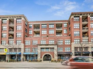 3140 N Sheffield Ave APT 504, Chicago, IL 60657