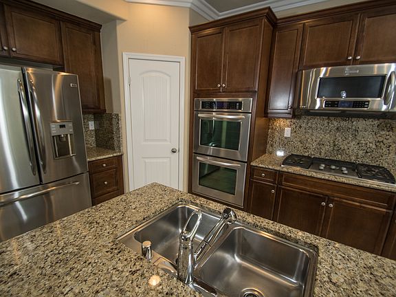 4th image of 634 Astera Ct
