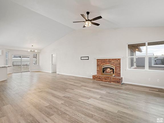 5th image of 707 Carrousel Ct