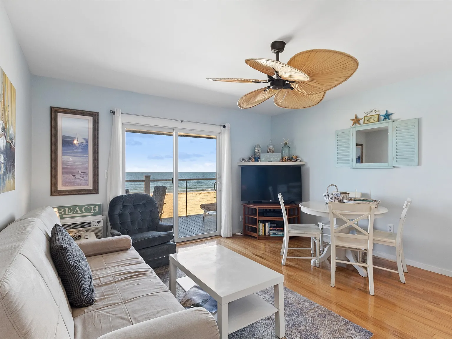 Bay Beach Living — Photo 2