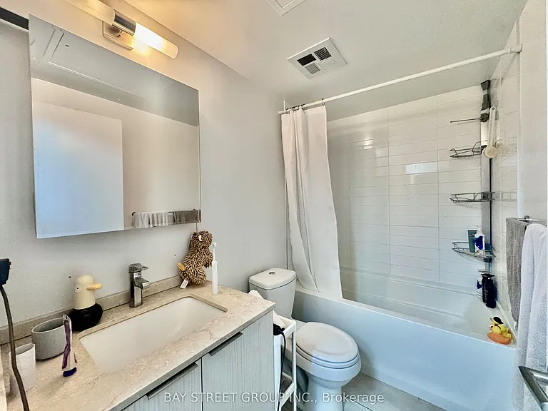11 Wellesley St W #2103 — Photo 18