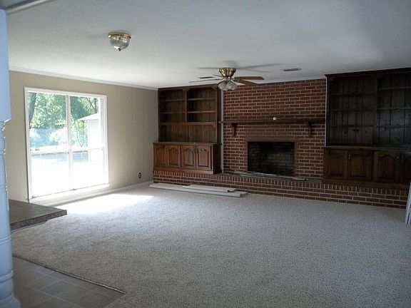4th image of 418 Janice Ave
