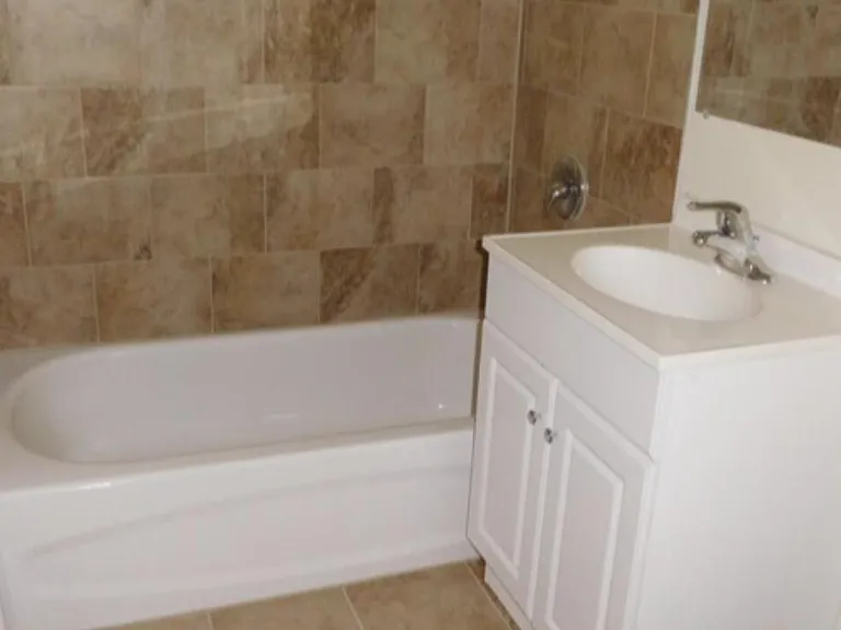 1240 Hickory Rd — Photo 4