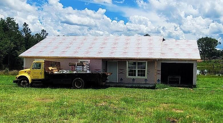 2nd image of 1013 Evergreen Ln