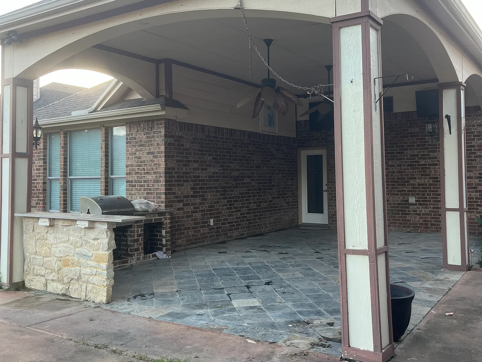 5 bed, 2.5 bath, 3067 sqft, $3,200 — Photo 3