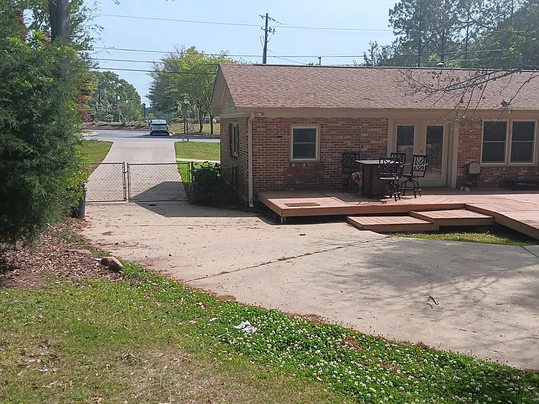 749 McKinley Ave — Photo 5
