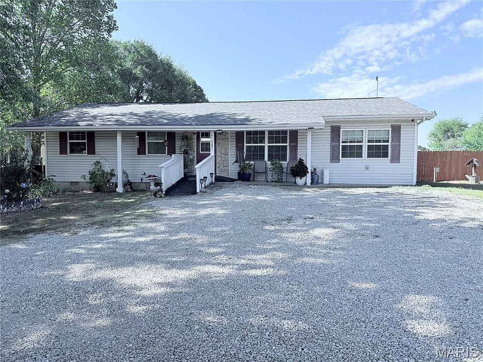 1st image of 22851 Pleasant Dr