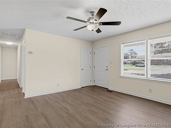 4th image of 839 Fresno Dr