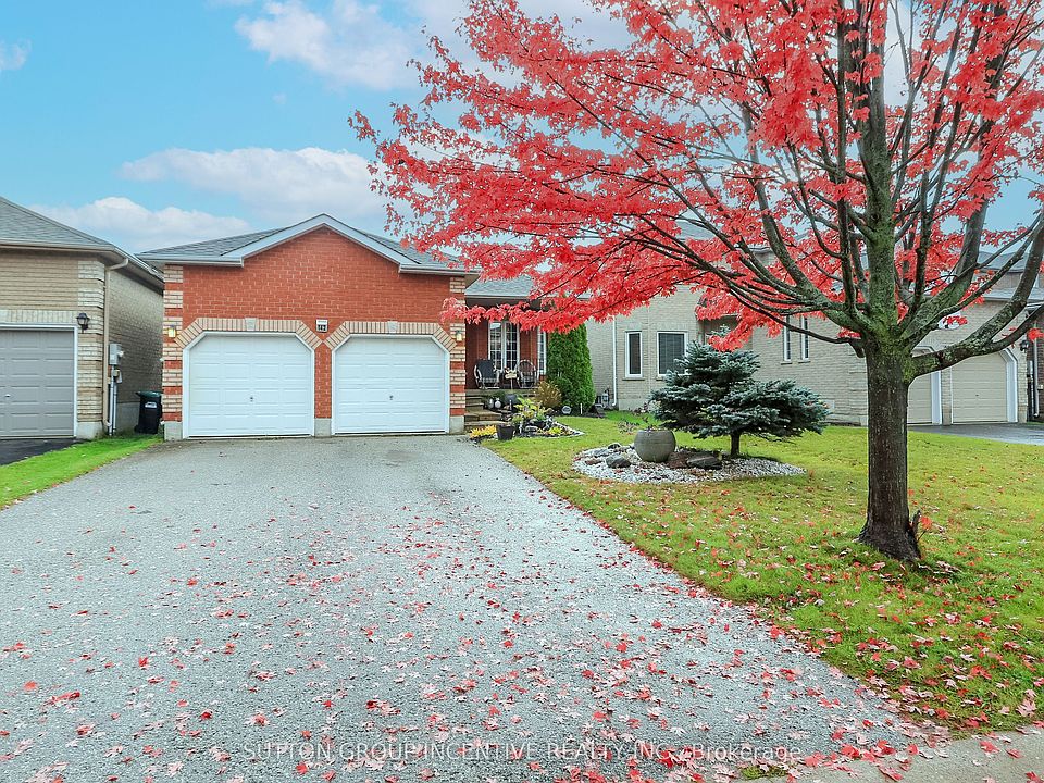 1st image of 142 Raymond Cres