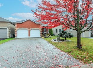 142 Raymond Cres, Barrie, ON L4N 0V7