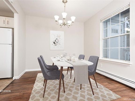 4th image of 14 Lexington Hl Unit 9
