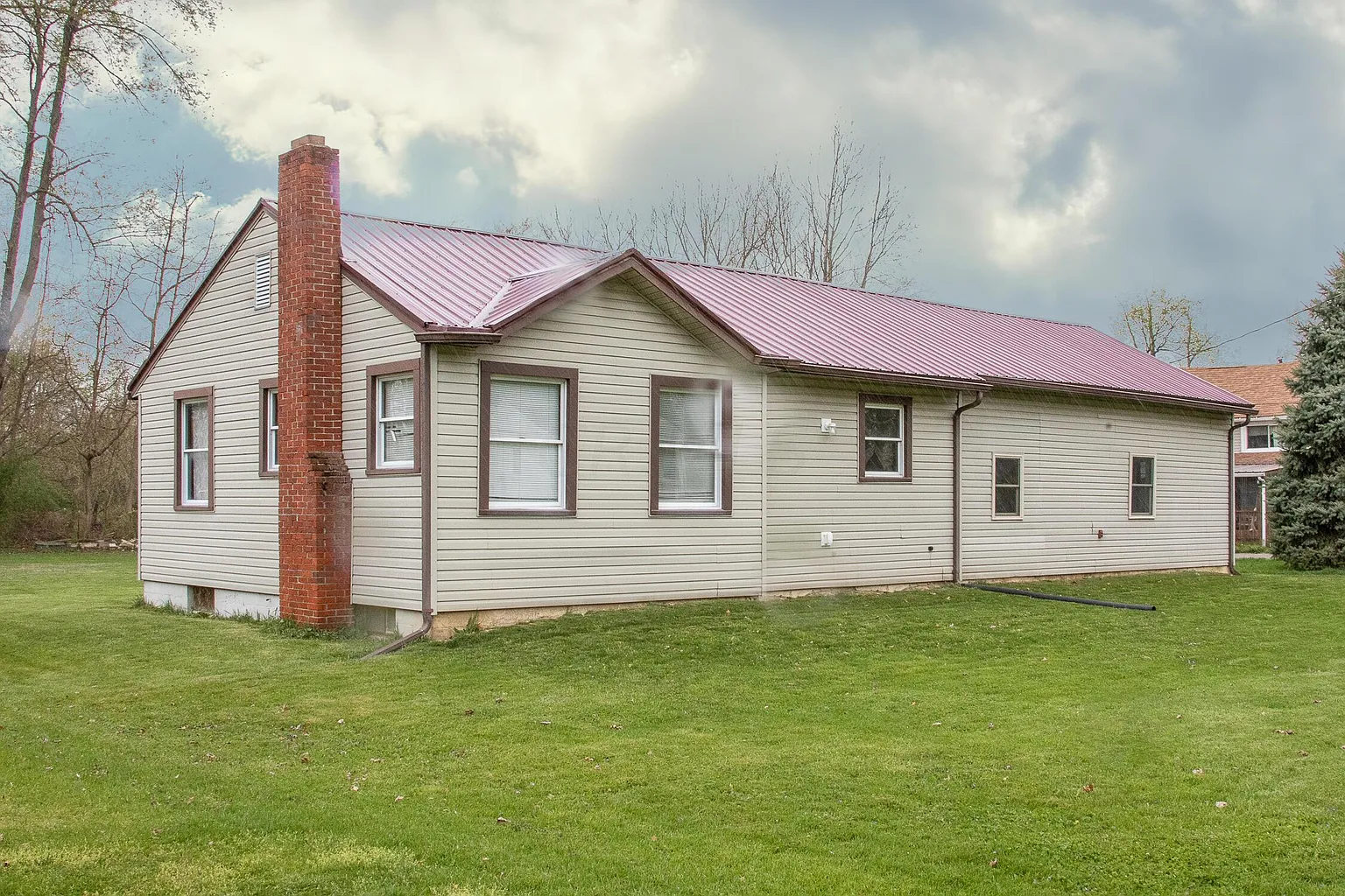 644 Crew Ave photo 1