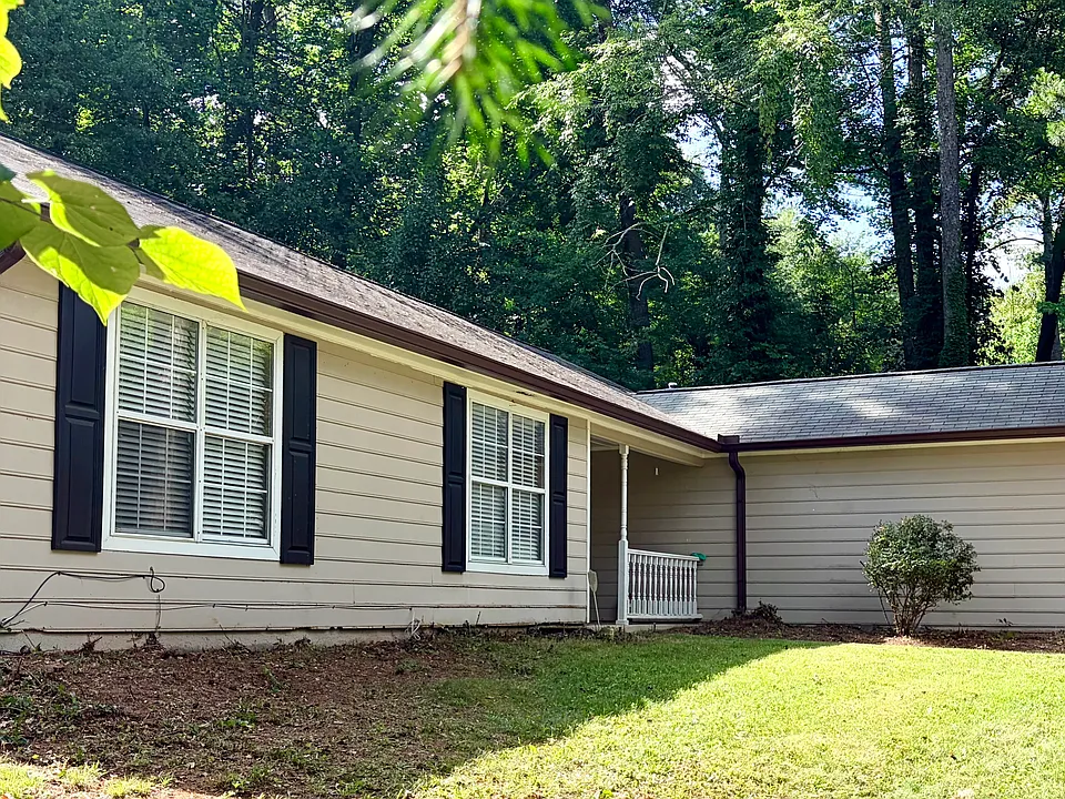 4933 Turtle Rdg NE