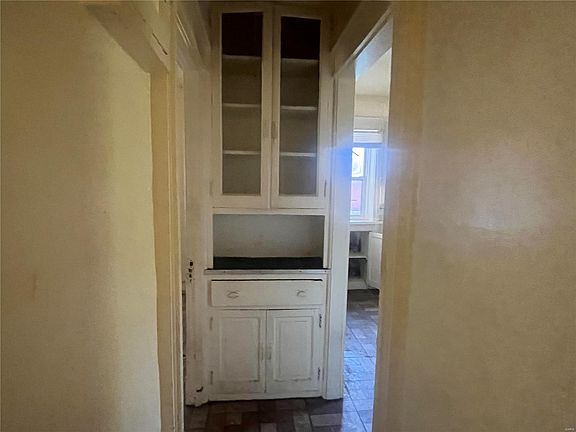 5th image of 8415 N Broadway
