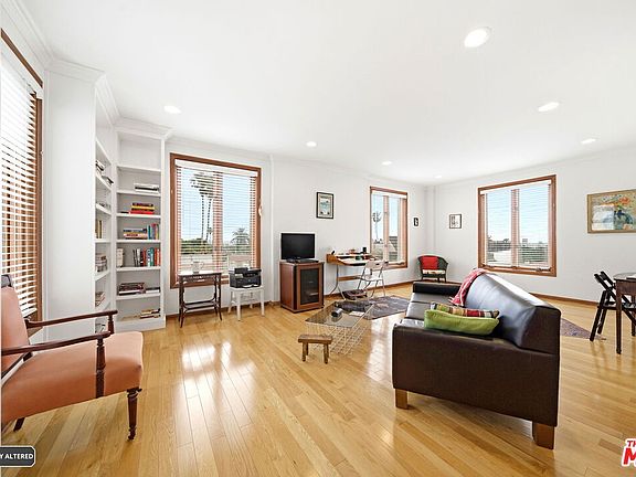 4th image of 1424 N Crescent Heights Blvd Unit 49