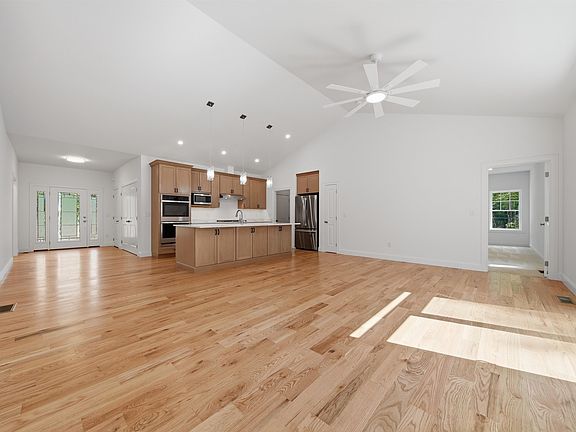 4th image of 271 Elm Hill Road