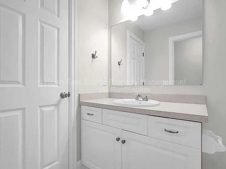 9580 Mission Dr — Photo 25