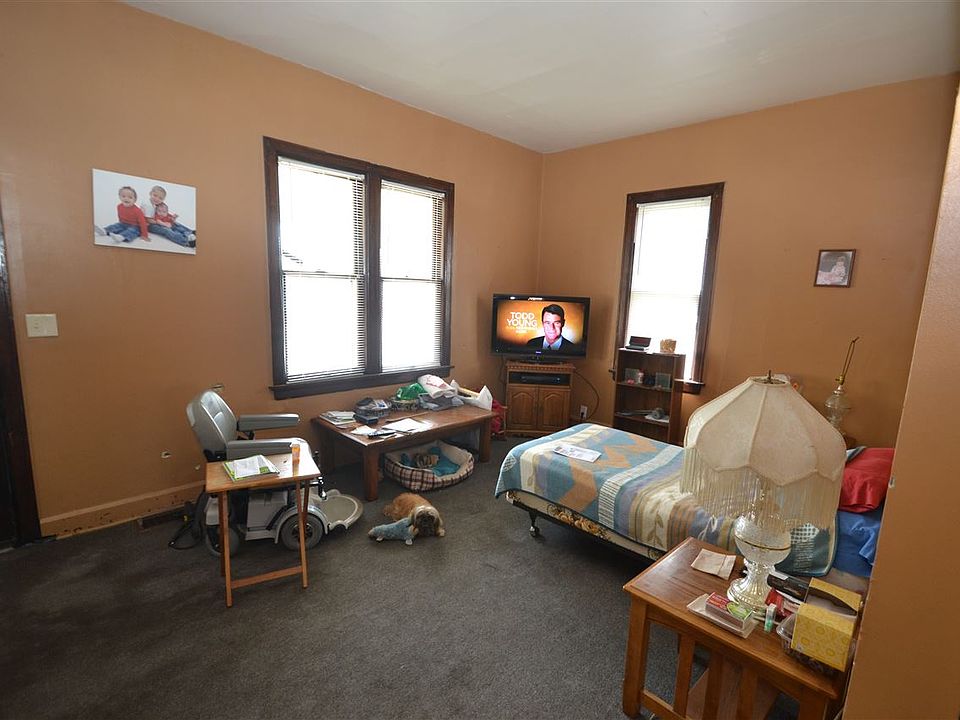 2nd image of 3003 S Madison St