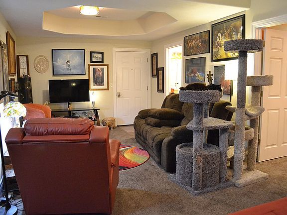 Bath & bed on right.