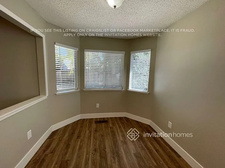 4939 Orinda Way — Photo 10